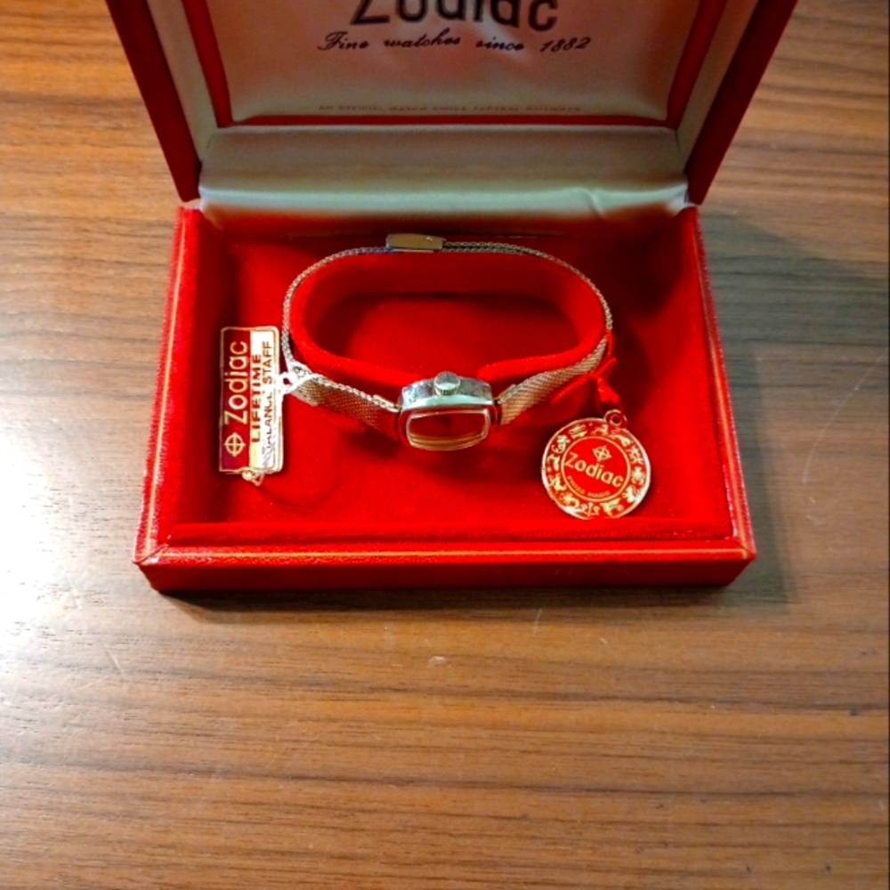 Women's Zodiac Cocktail Dress Watch - With Case & Tags -Running Well-EUC